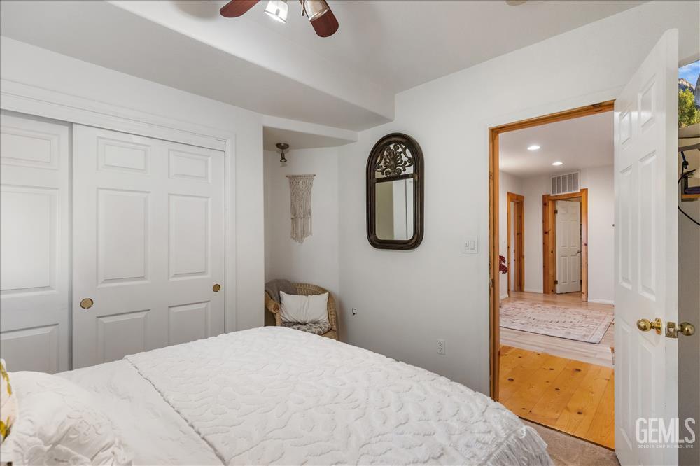 25900 Columbia Way — photo 27