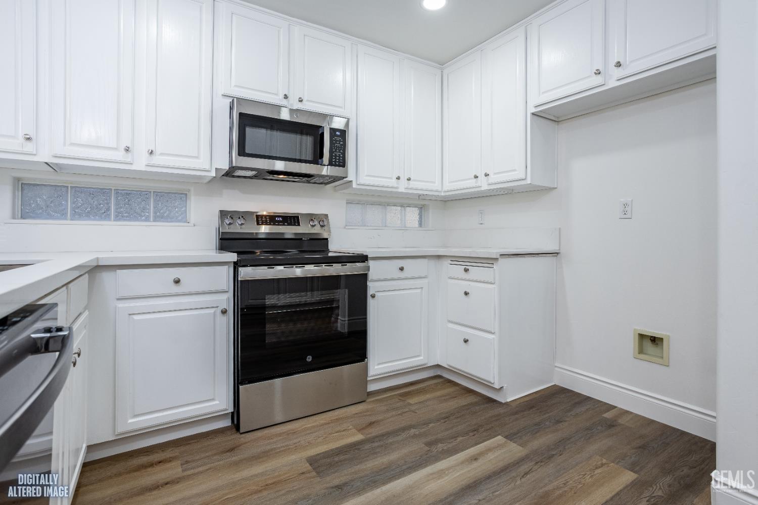 9815 Cabbage Rose Avenue — photo 13