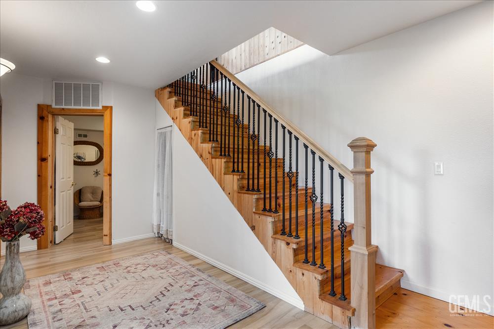 25900 Columbia Way — photo 40