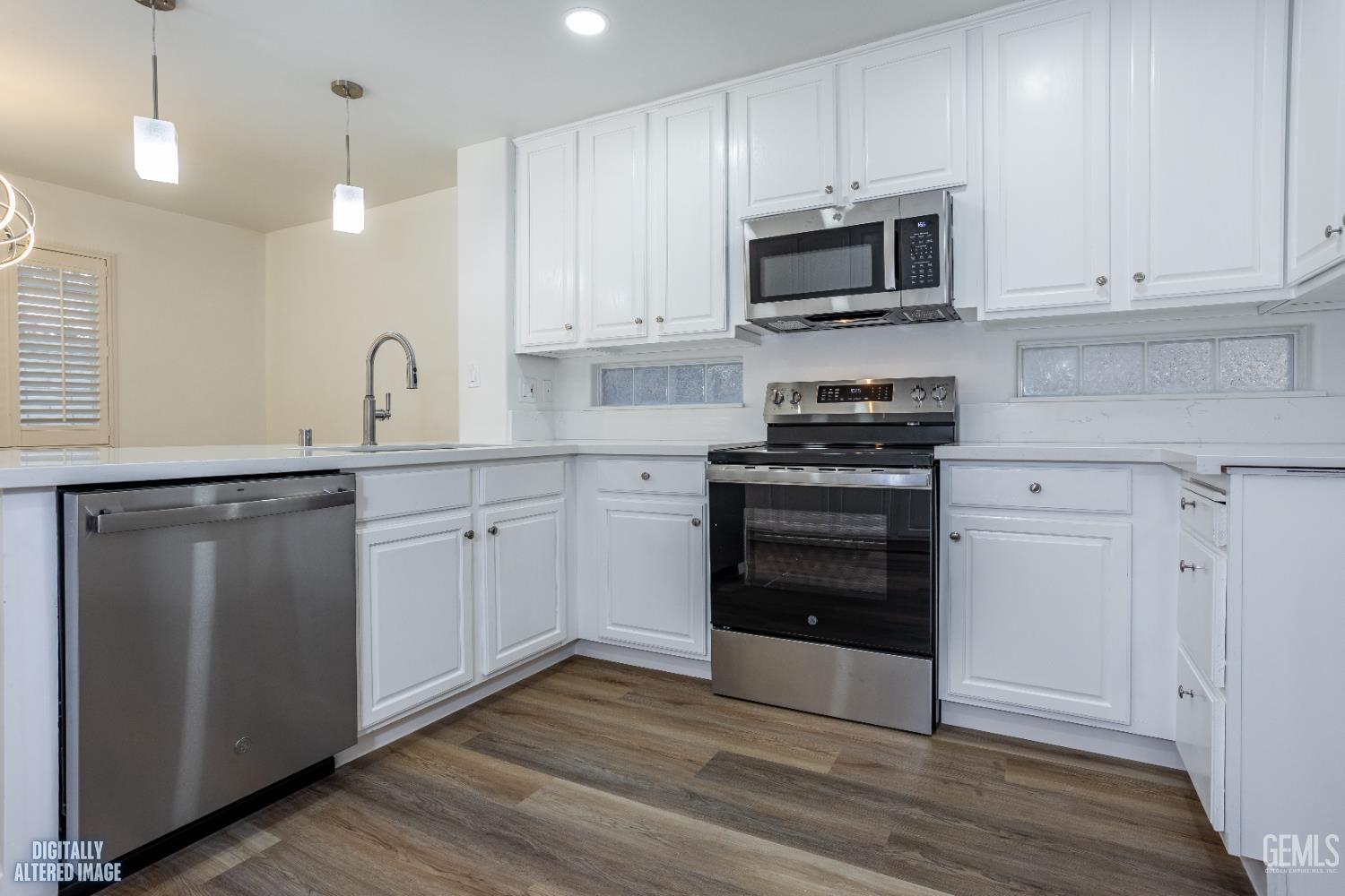 9815 Cabbage Rose Avenue — photo 12