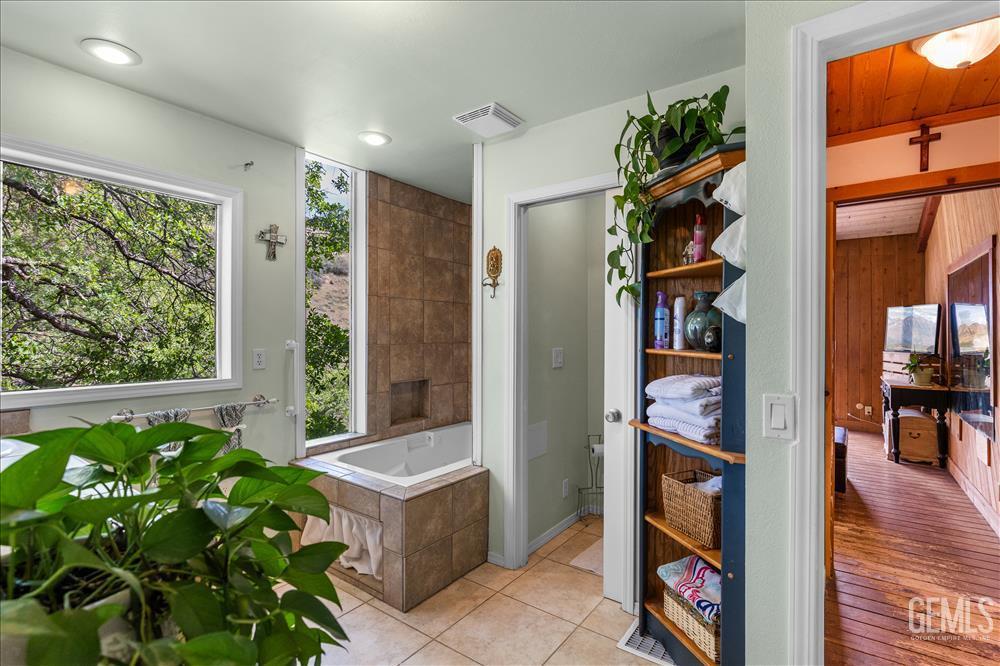 25900 Columbia Way — photo 17