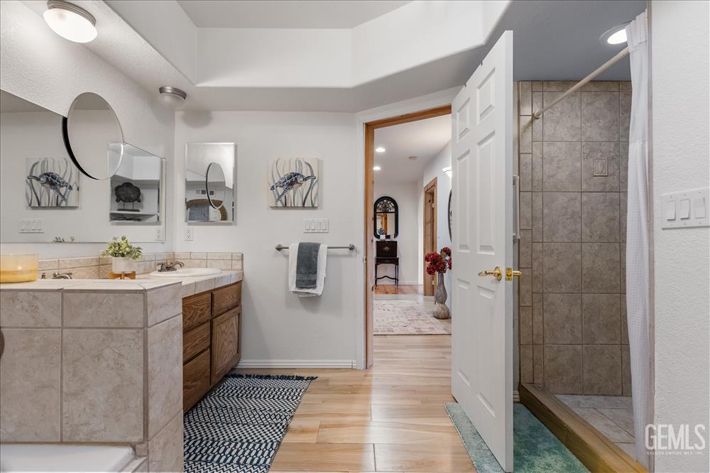 25900 Columbia Way — photo 39