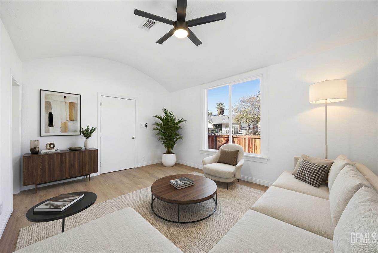 1615 Owens Street — photo 8