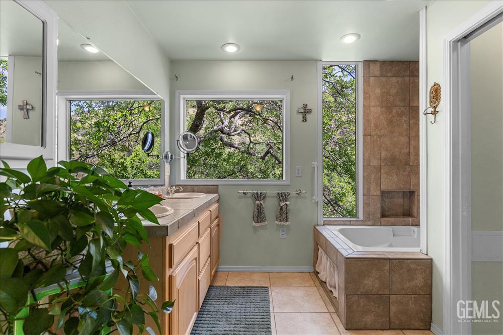 25900 Columbia Way — photo 19
