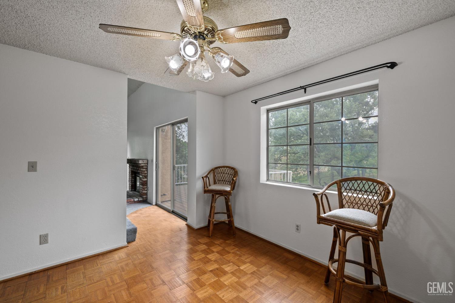 18520 Glenview Court — photo 37