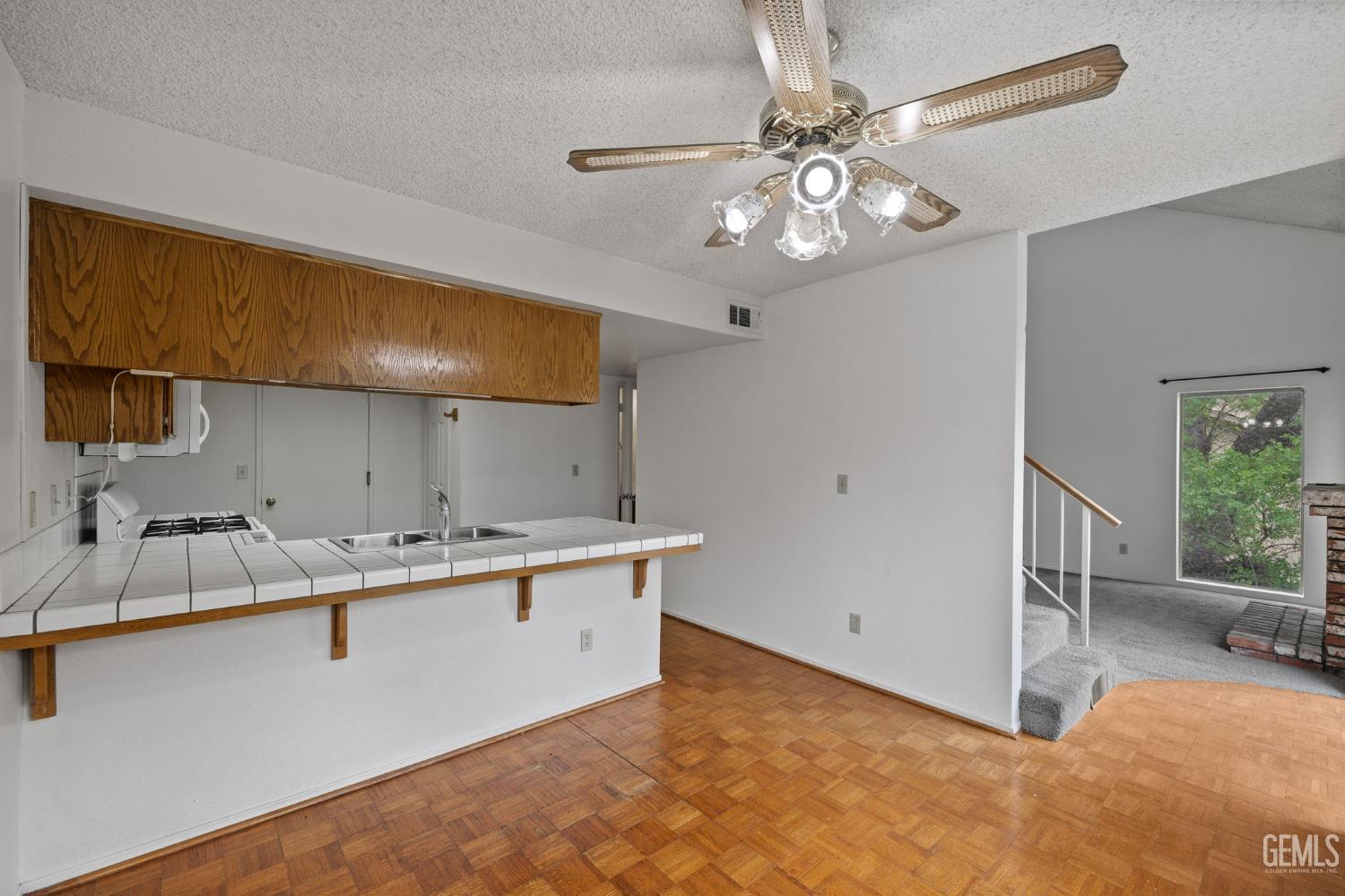 18520 Glenview Court — photo 28
