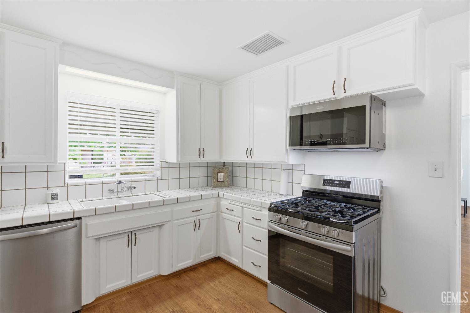 4629 Fishering Drive — photo 13