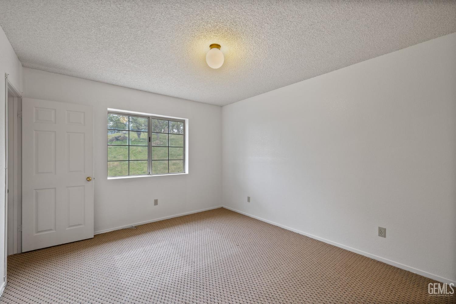 18520 Glenview Court — photo 18