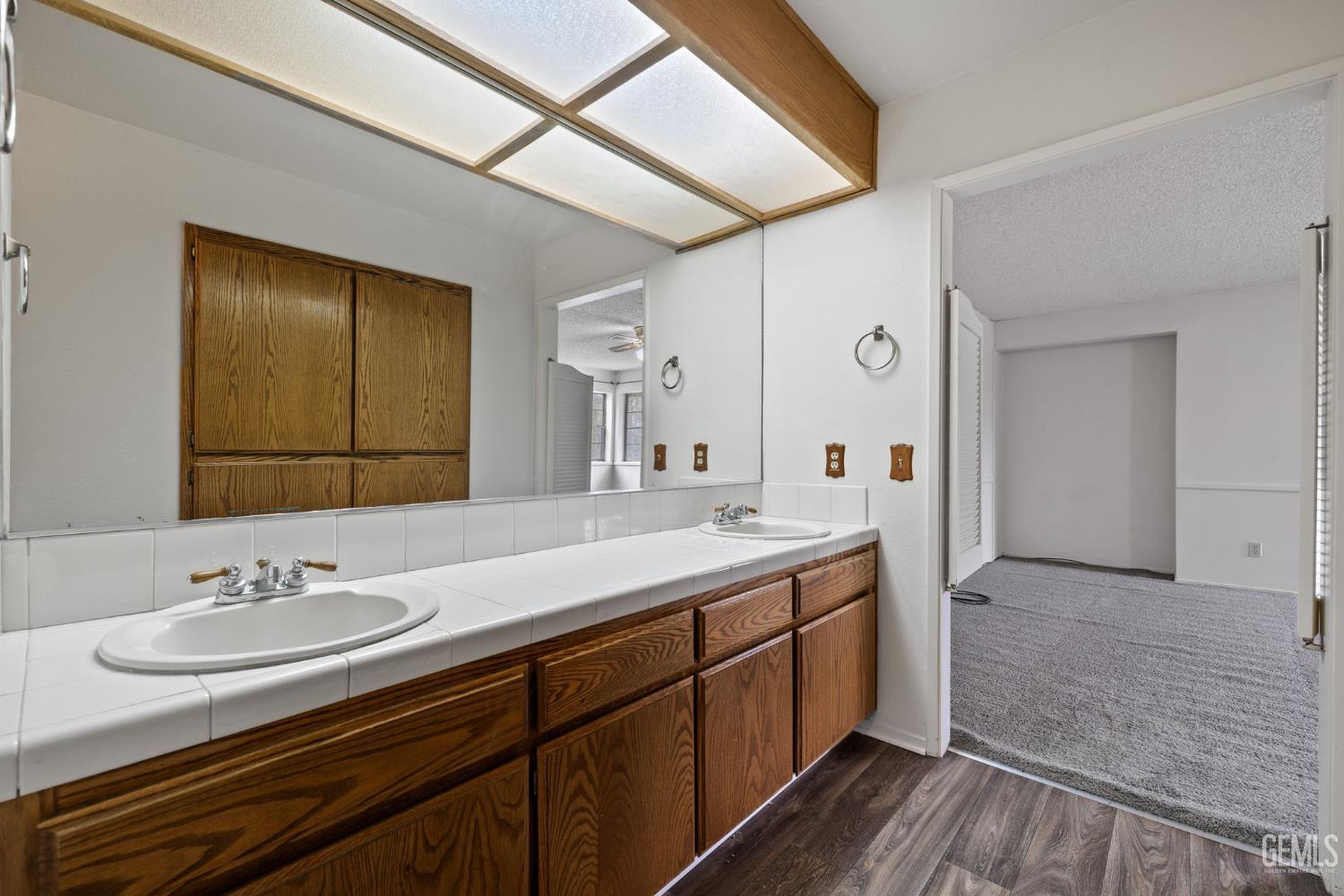 18520 Glenview Court — photo 52