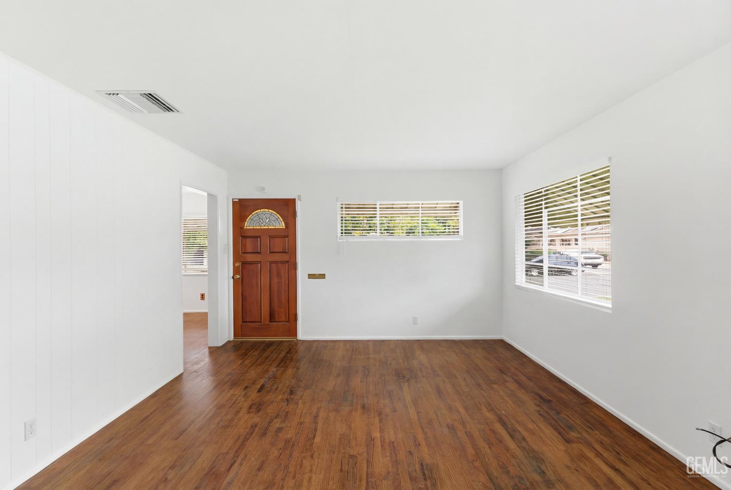 4629 Fishering Drive — photo 8