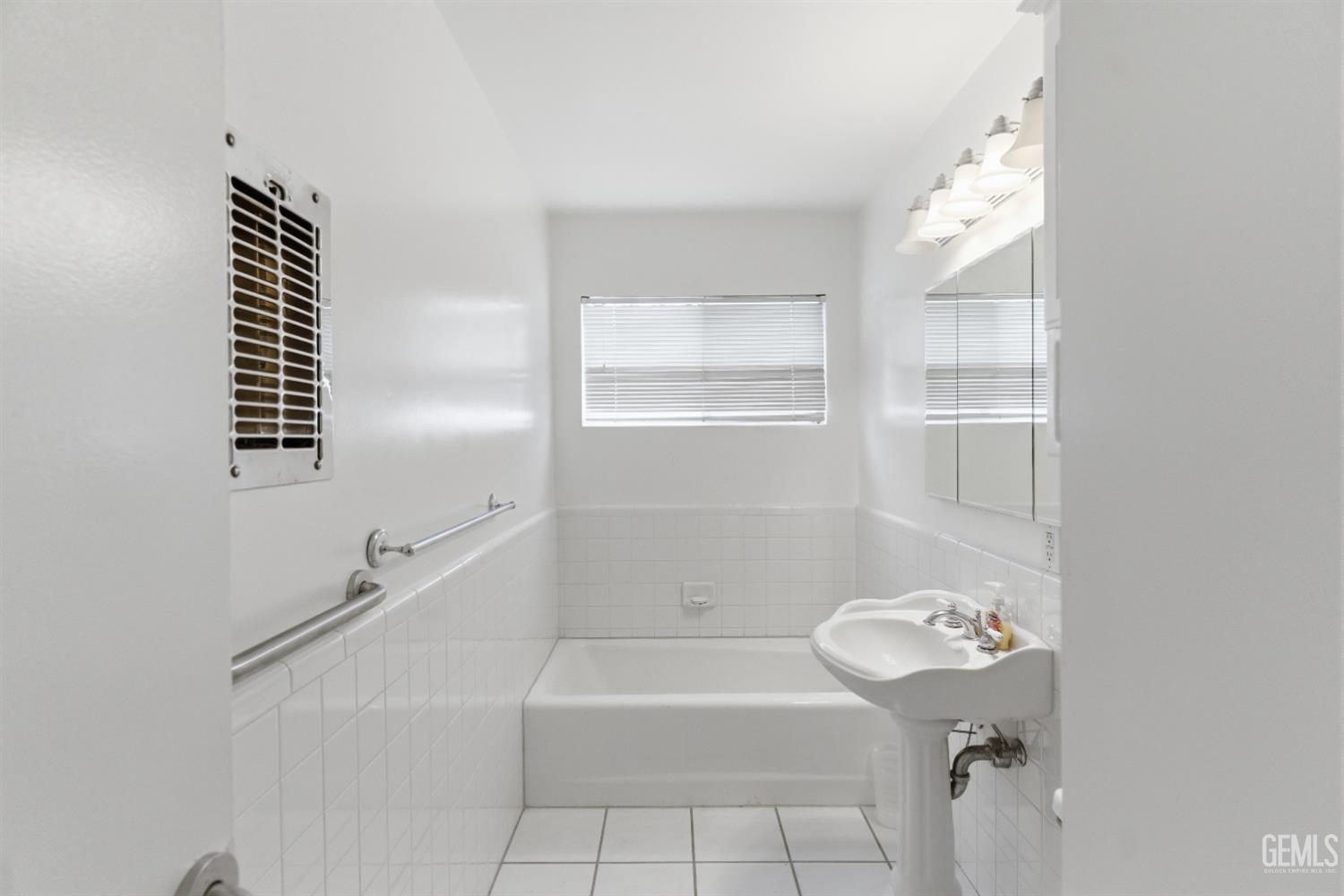 4629 Fishering Drive — photo 15