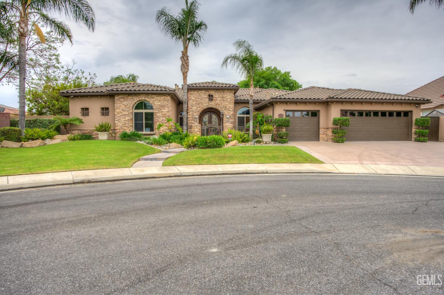 10703 Queensbury Drive — photo 4