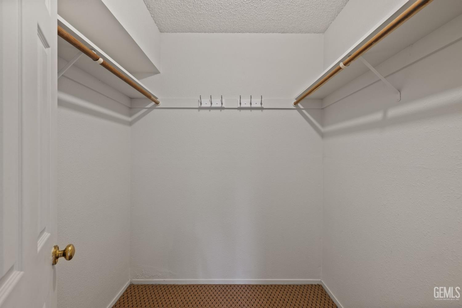 18520 Glenview Court — photo 21