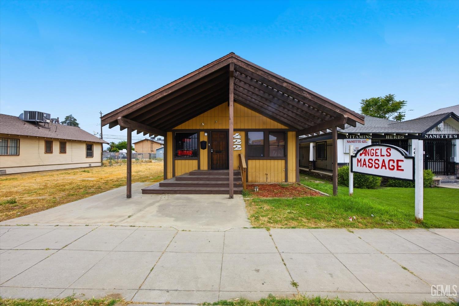 422 Chester Avenue — photo 3