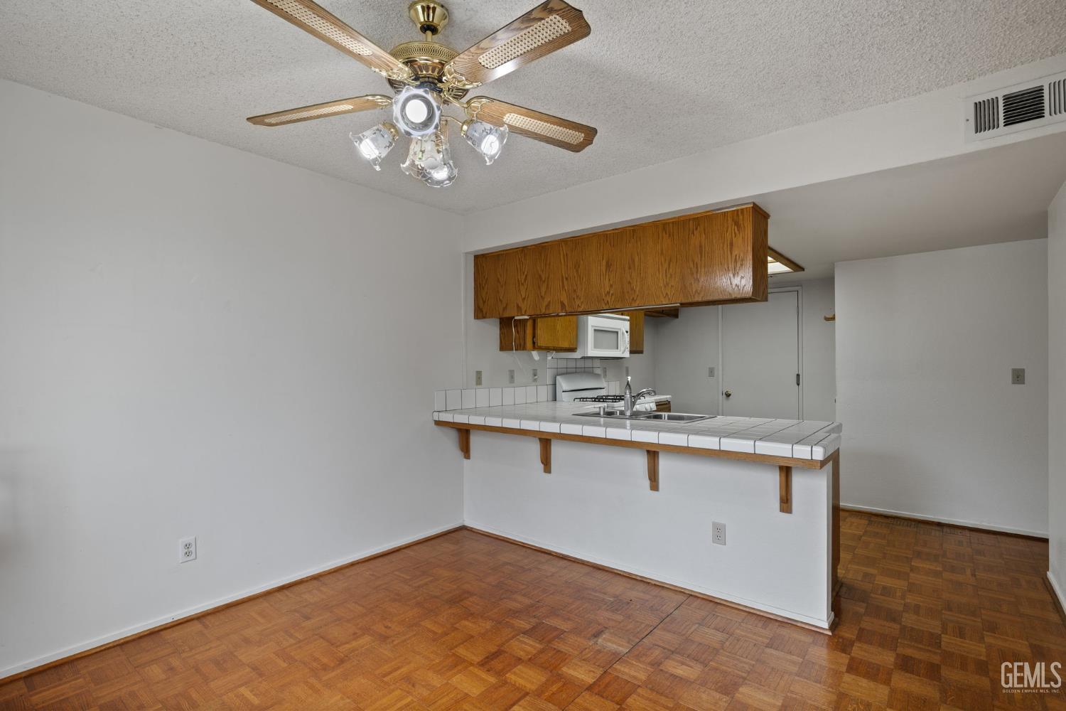 18520 Glenview Court — photo 27