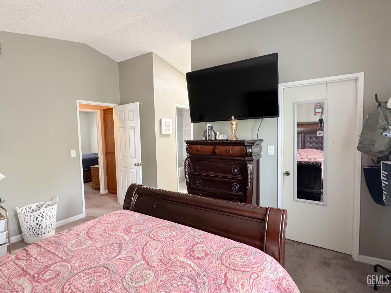5909 Lugene Avenue — photo 20