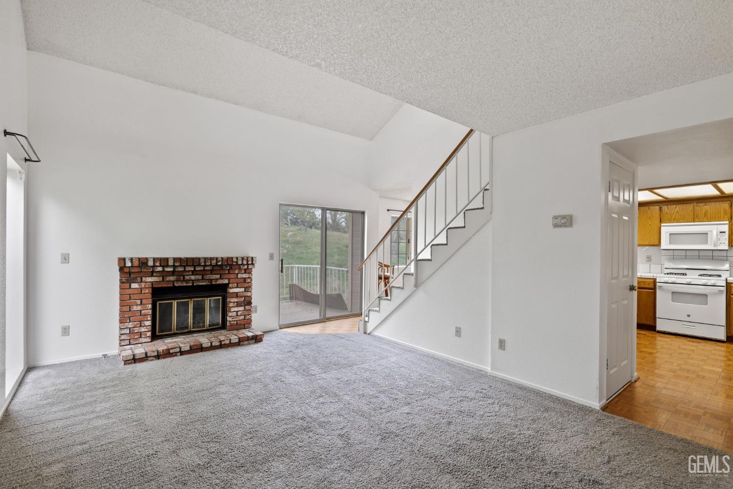 18520 Glenview Court — photo 8