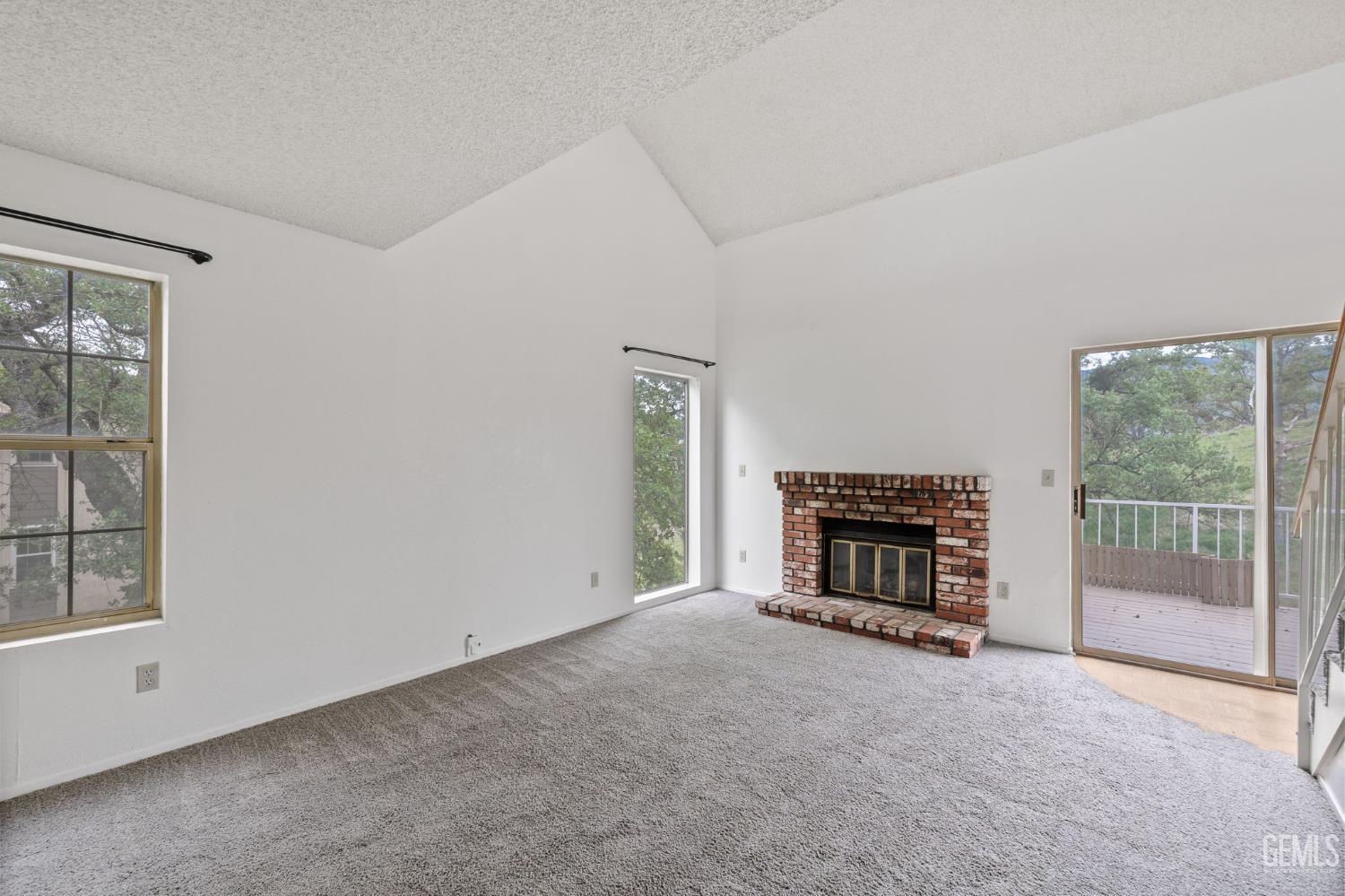 18520 Glenview Court — photo 9