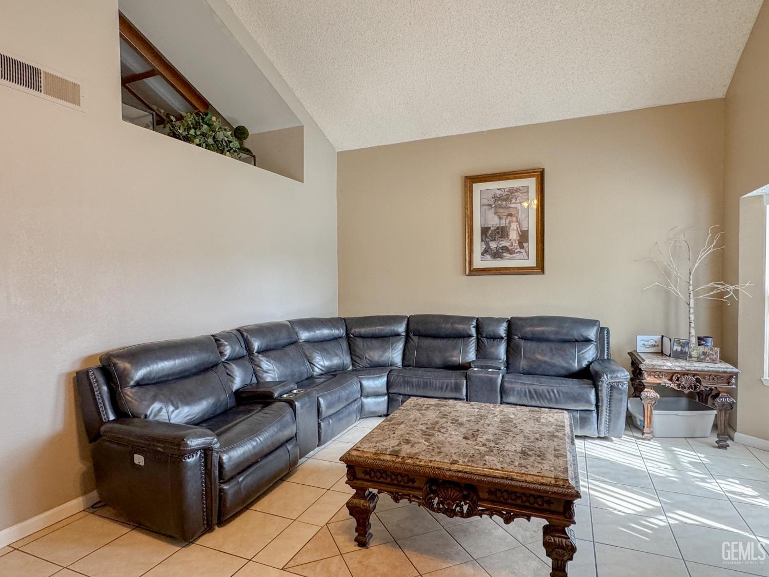 5909 Lugene Avenue — photo 6