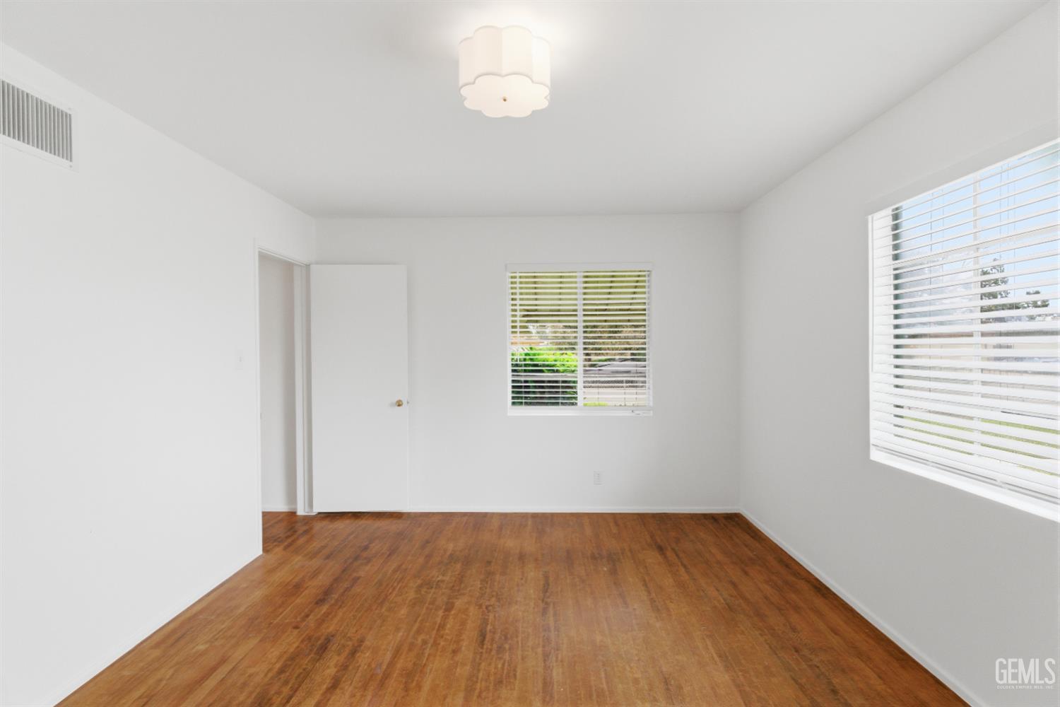 4629 Fishering Drive — photo 10
