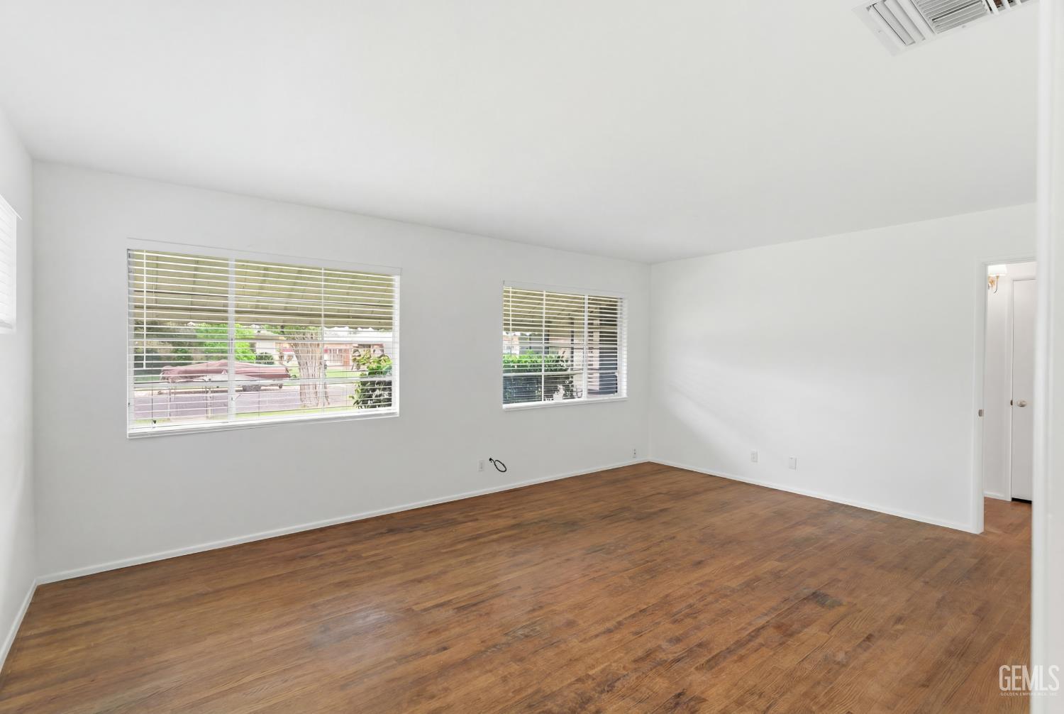 4629 Fishering Drive — photo 7