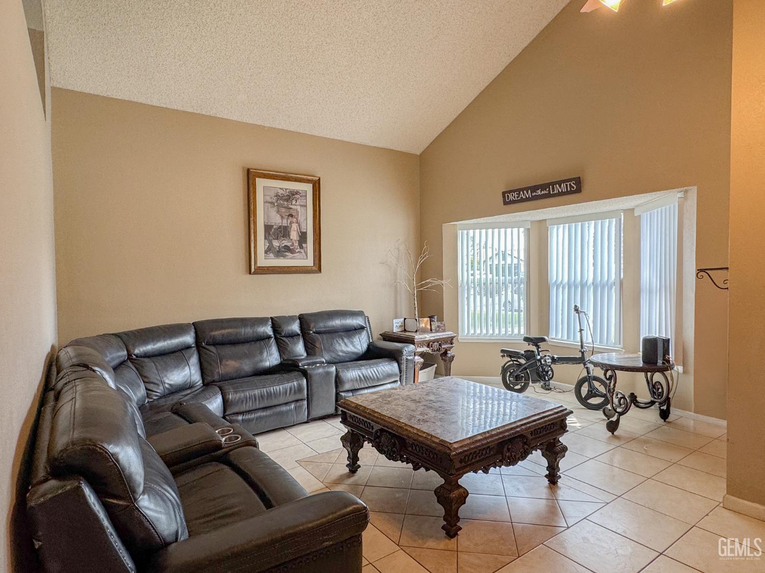 5909 Lugene Avenue — photo 7