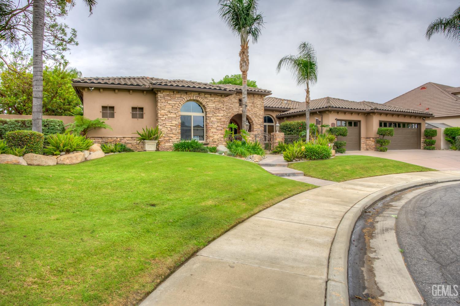 10703 Queensbury Drive — photo 5