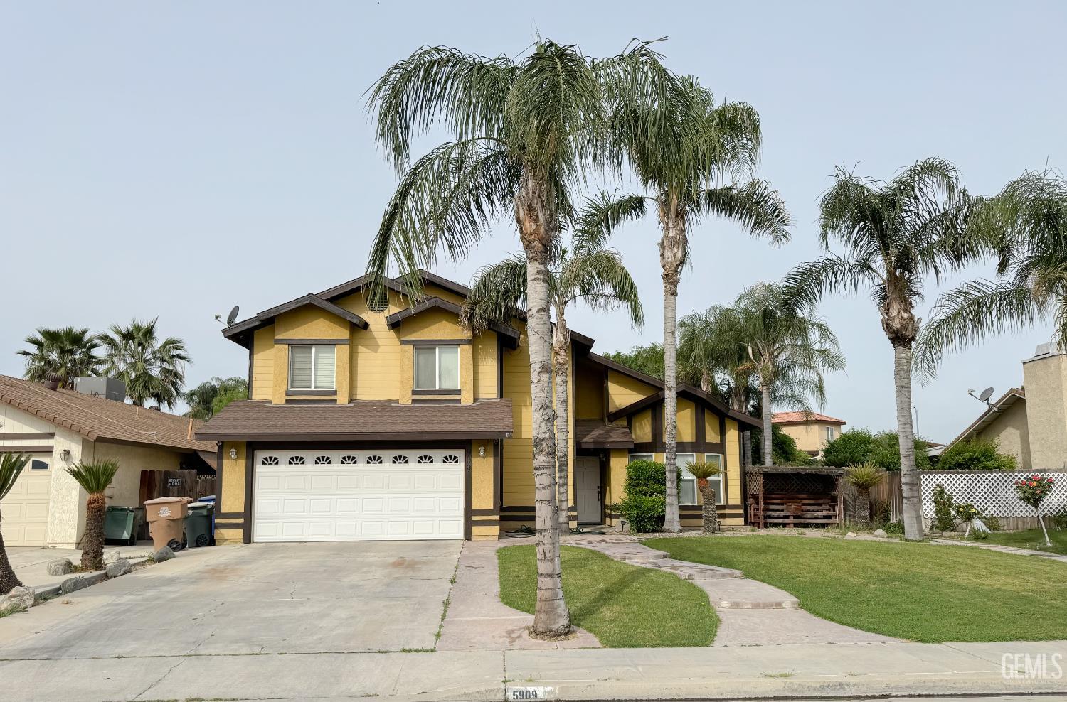 5909 Lugene Avenue — photo 3