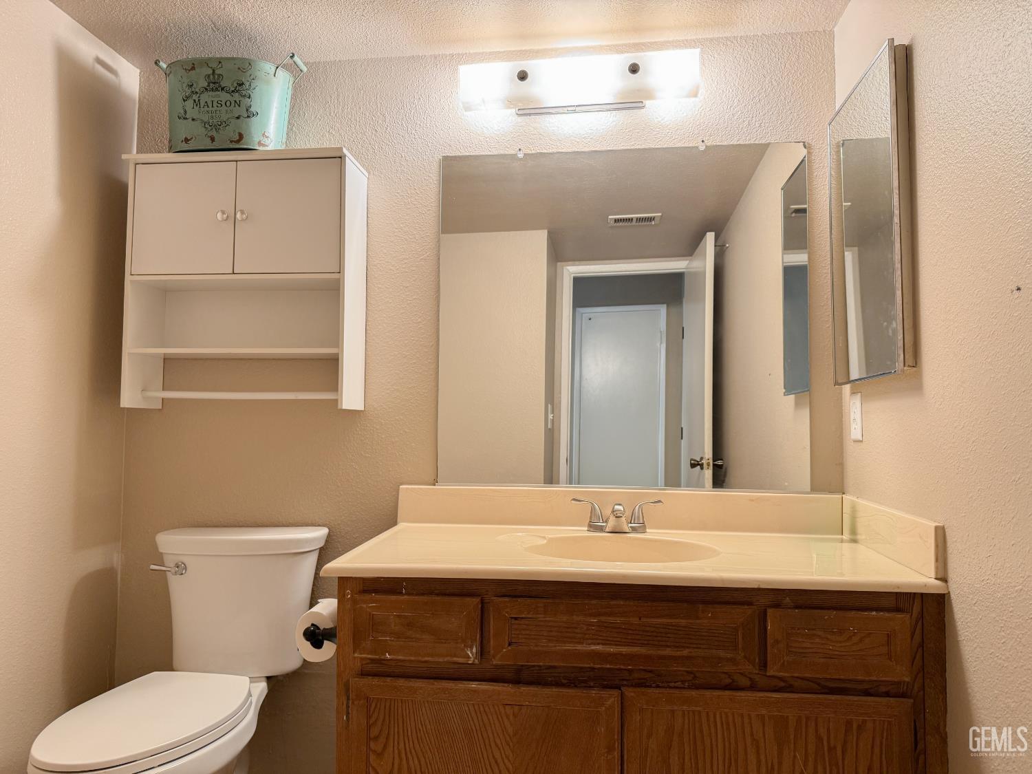 5909 Lugene Avenue — photo 12
