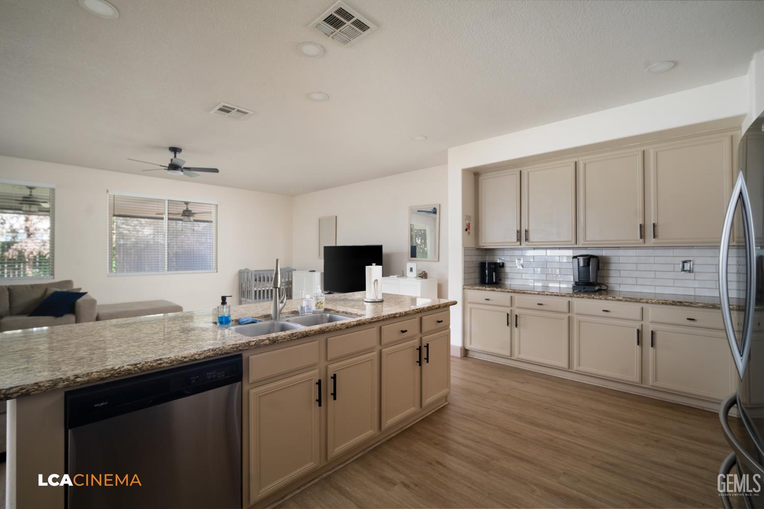 6107 Shasta Daisy Way — photo 11