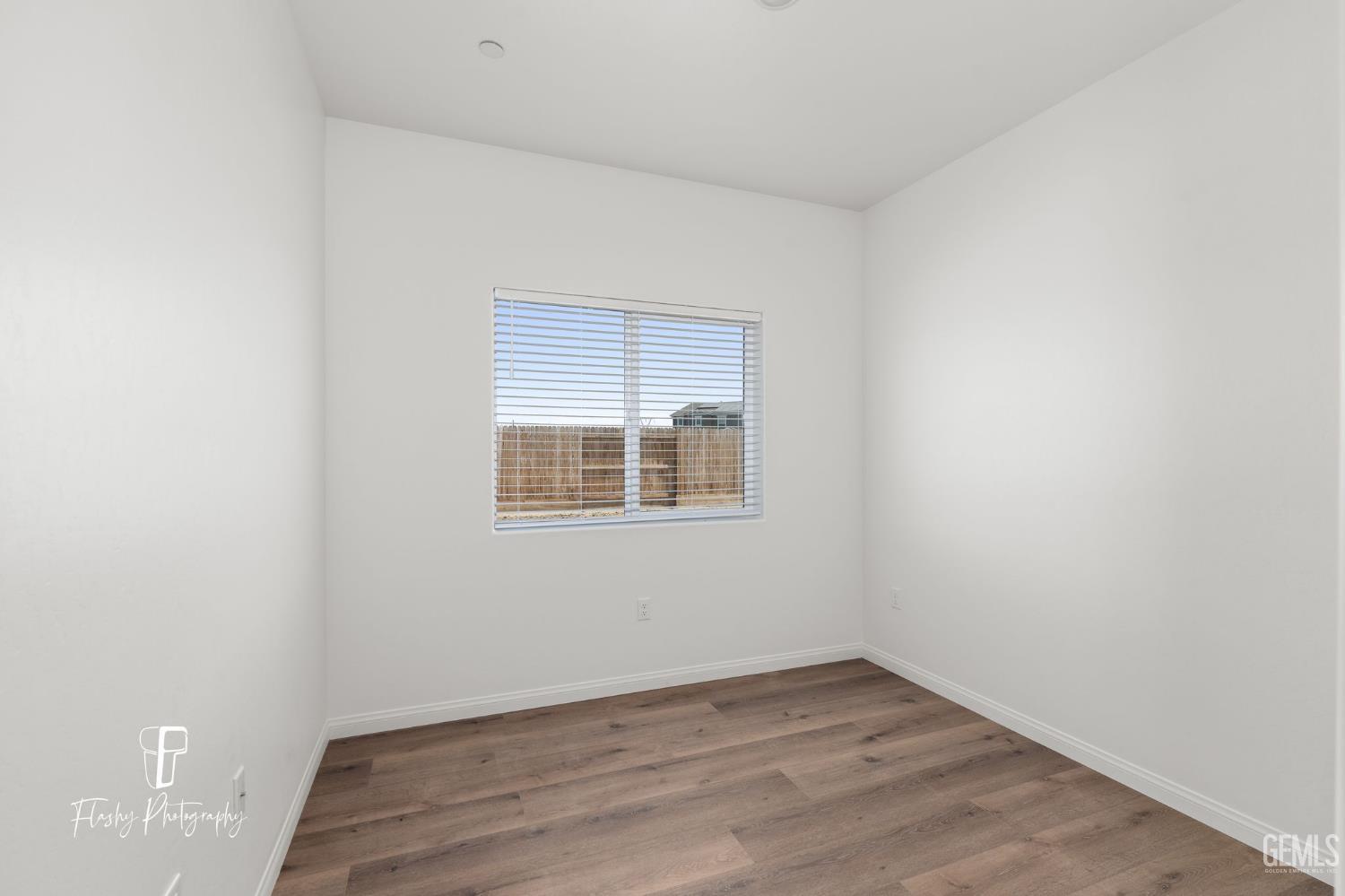 8802 Almata Avenue — photo 13