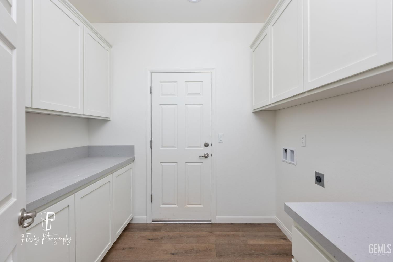 8802 Almata Avenue — photo 18