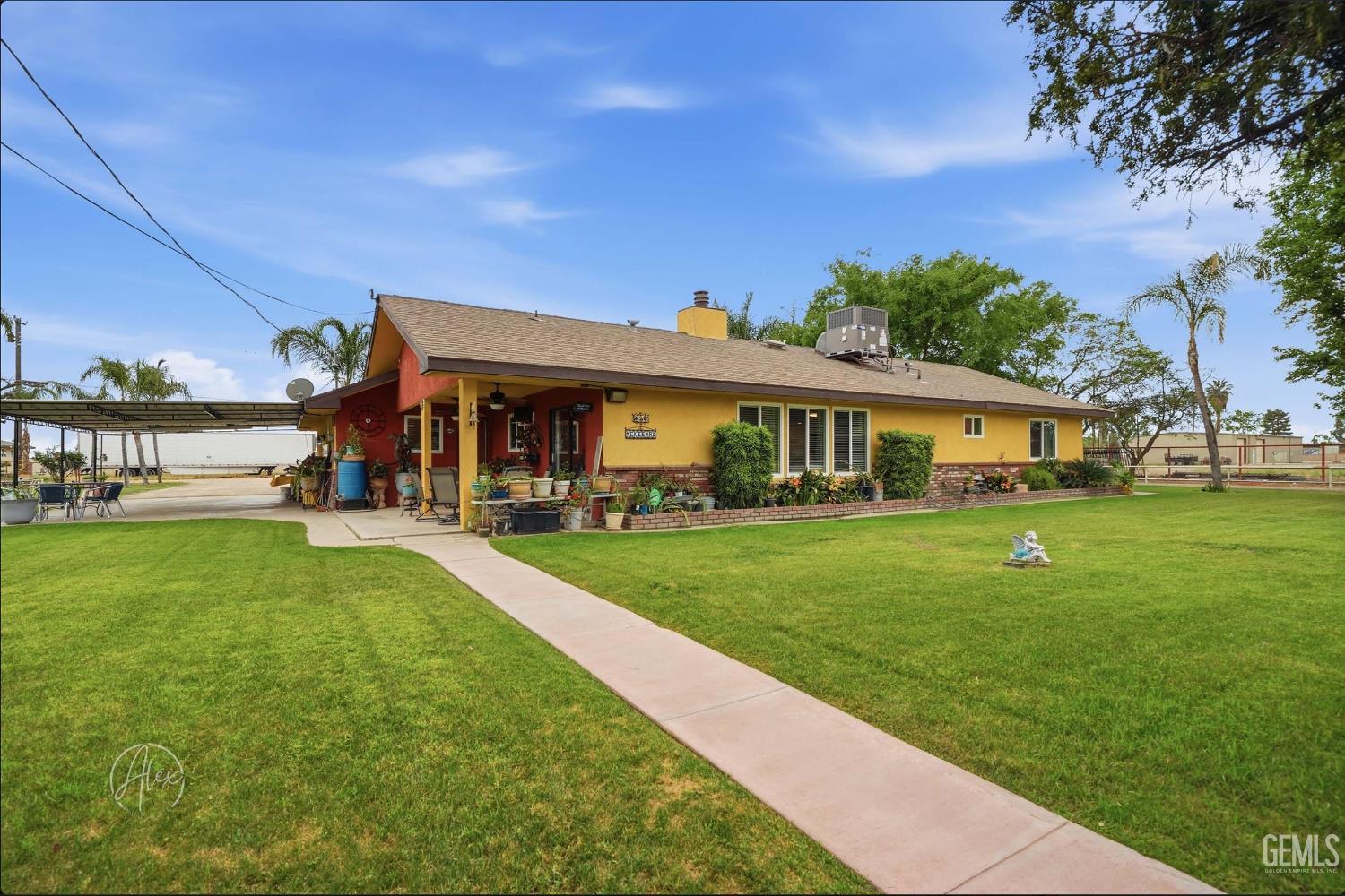 253 E McKee Road — photo 2