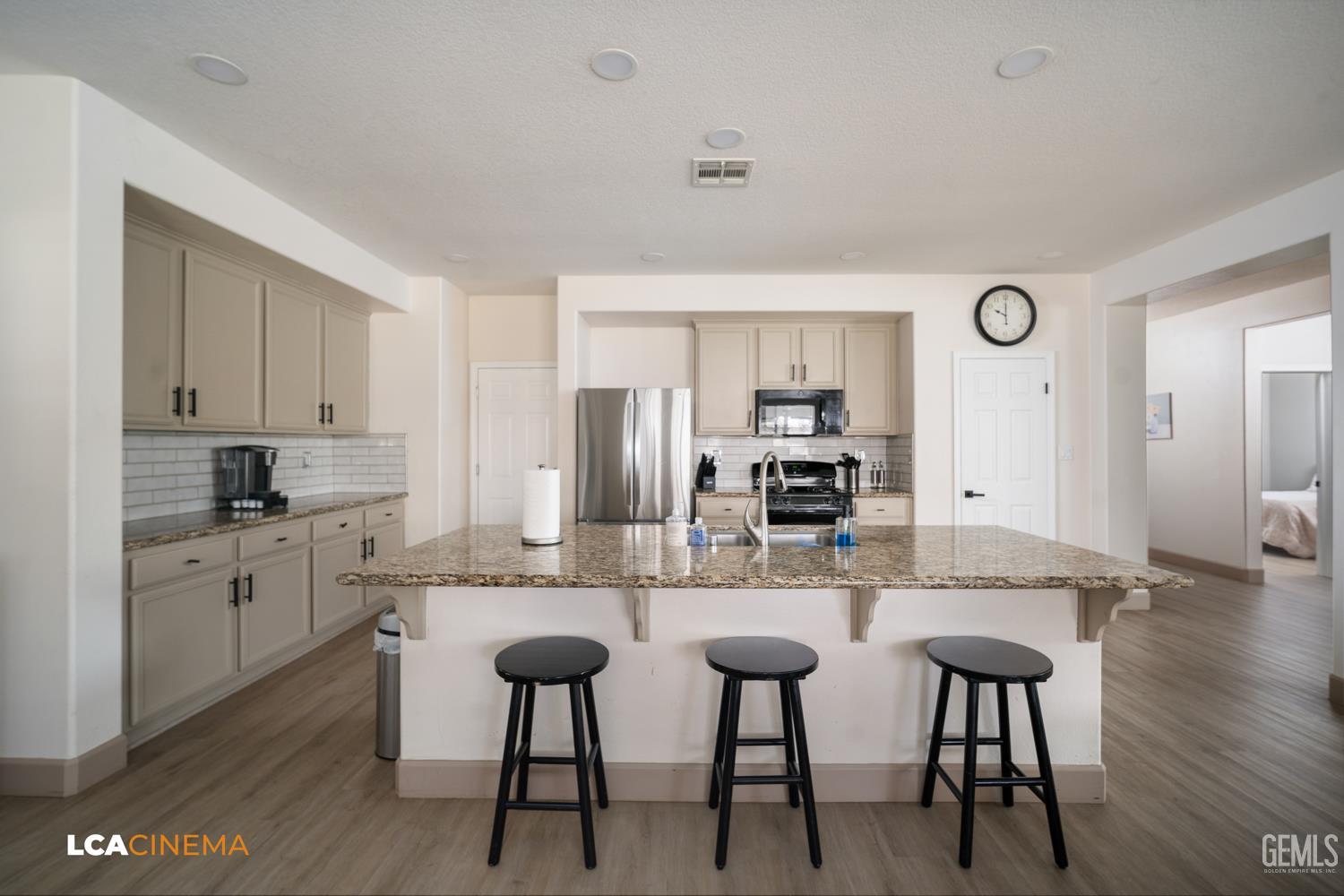 6107 Shasta Daisy Way — photo 8