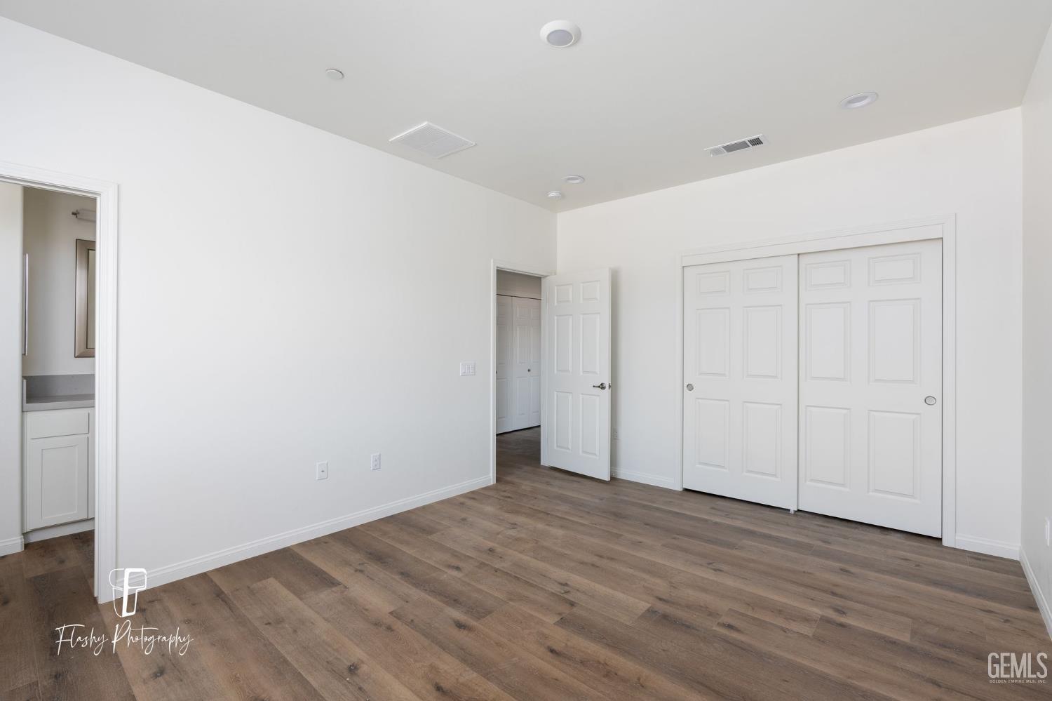 8802 Almata Avenue — photo 21
