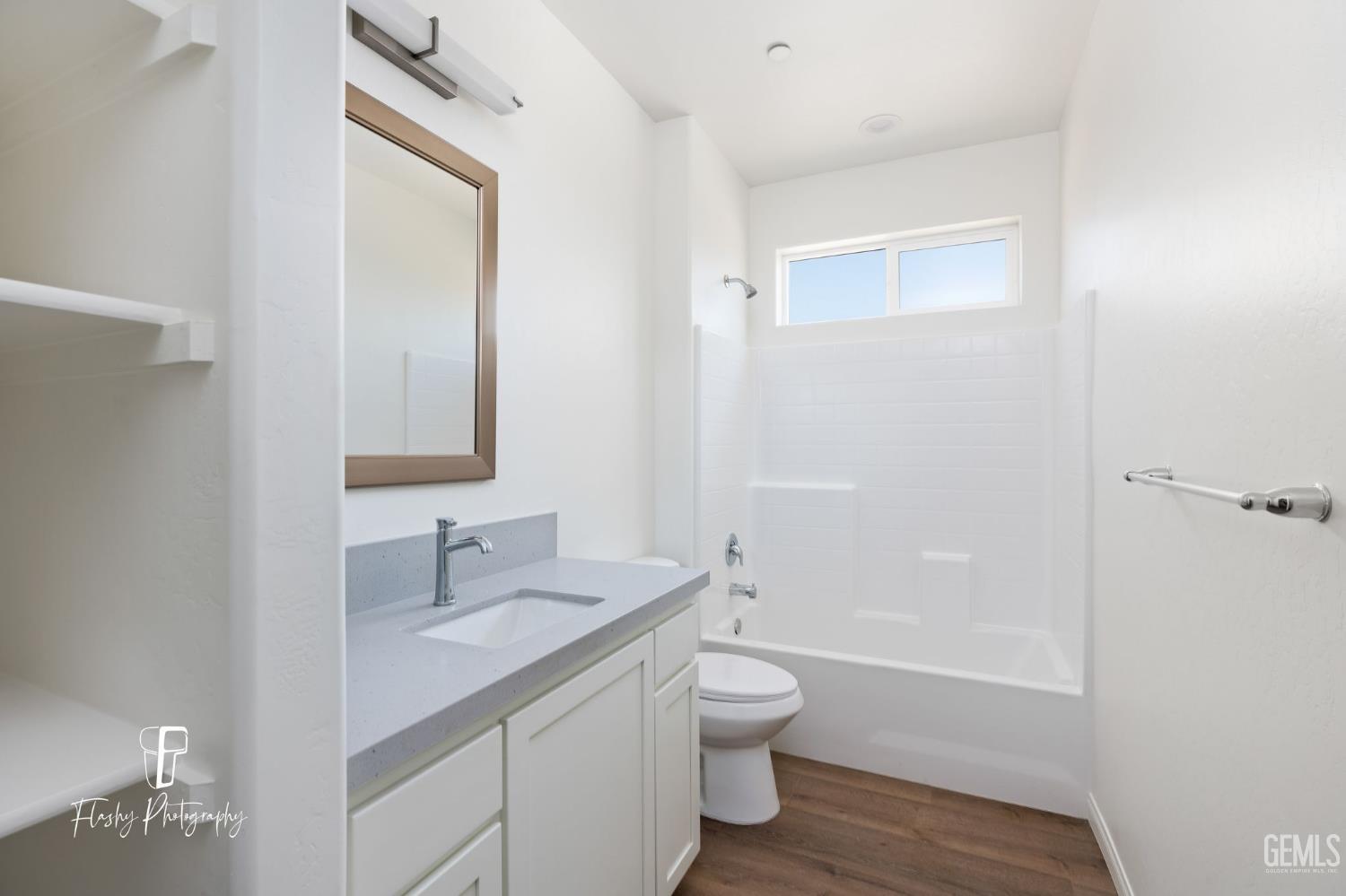 8802 Almata Avenue — photo 15