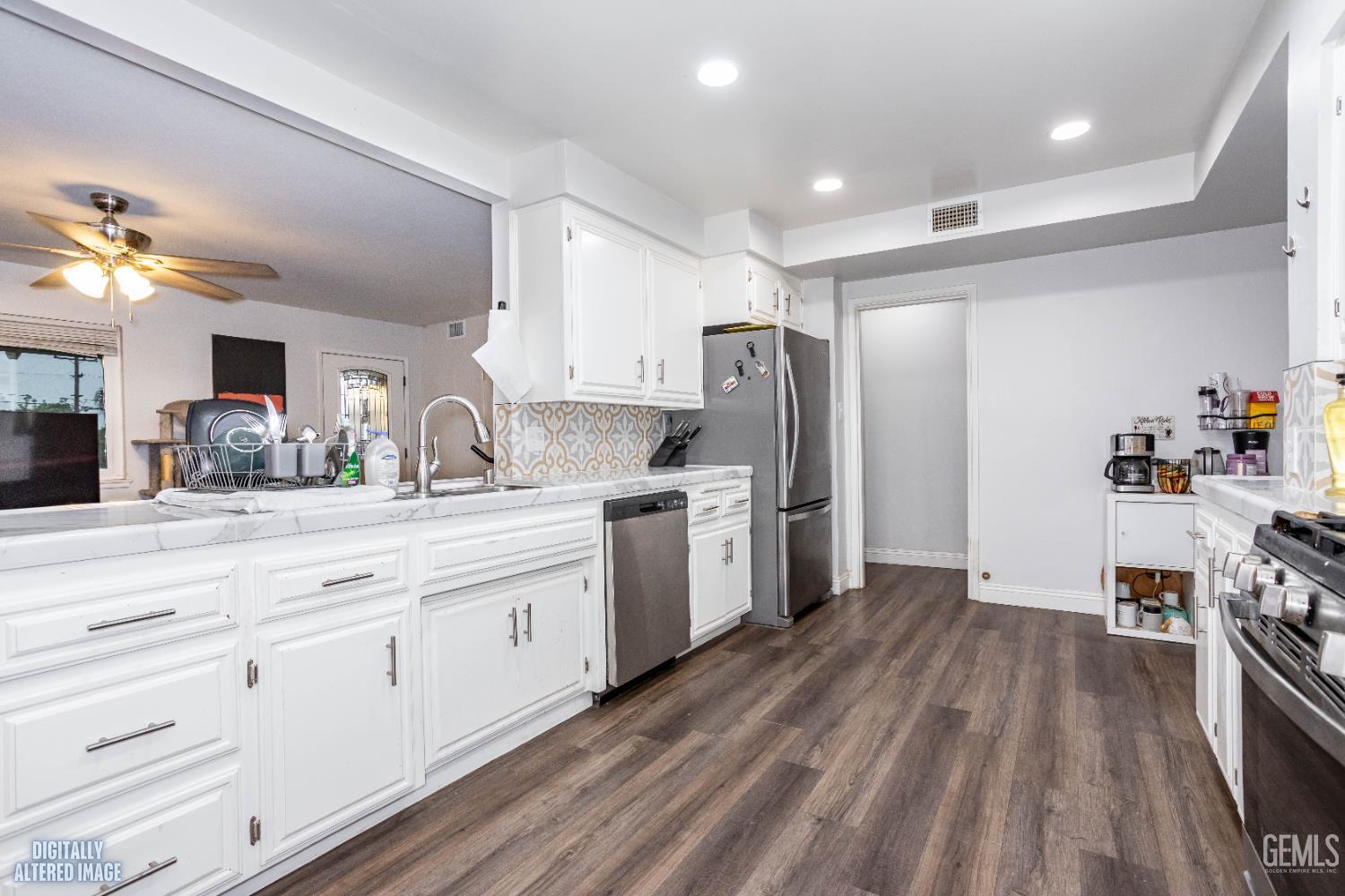2400 Renegade Avenue — photo 16