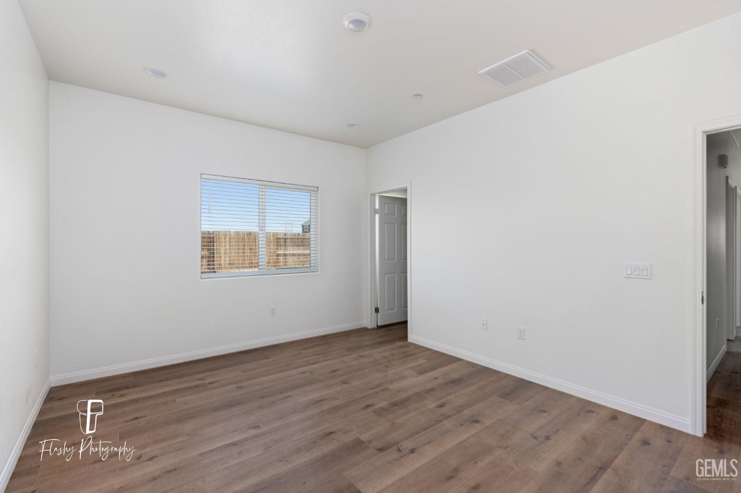8802 Almata Avenue — photo 20