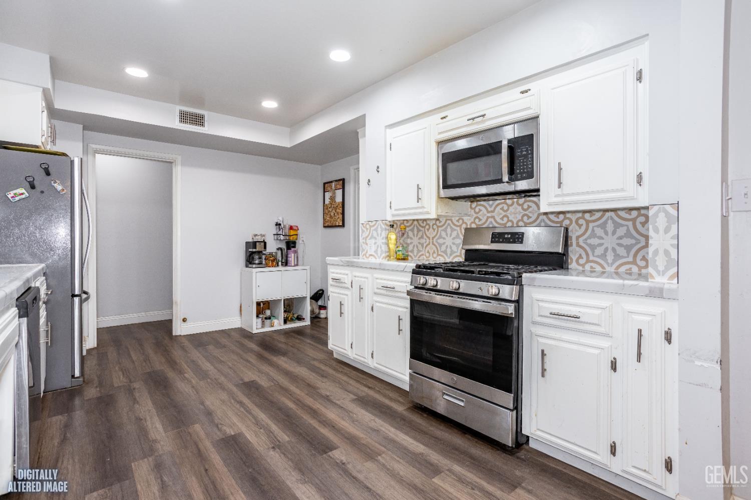 2400 Renegade Avenue — photo 15
