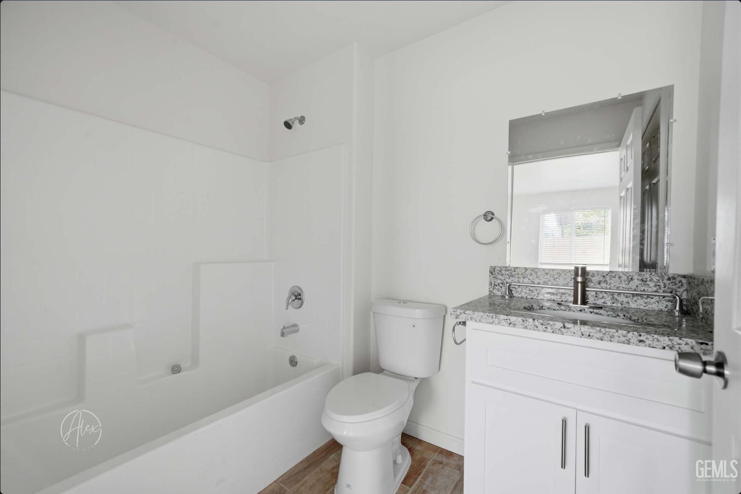 2324 N Kern Street — photo 20