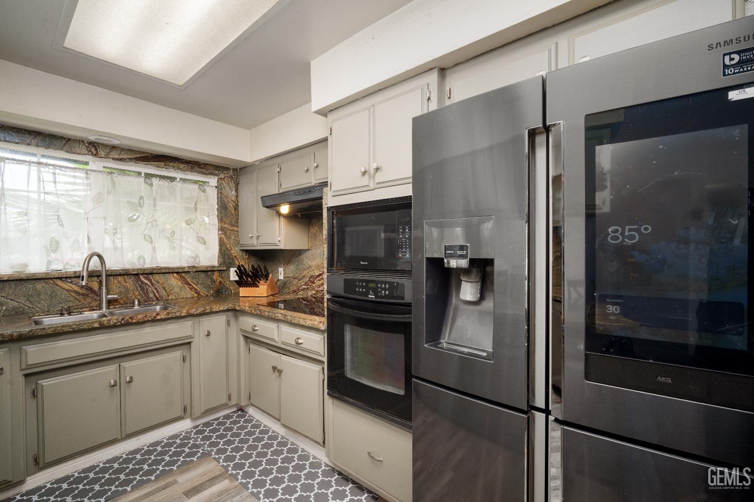 7916 Olive Drive — photo 10
