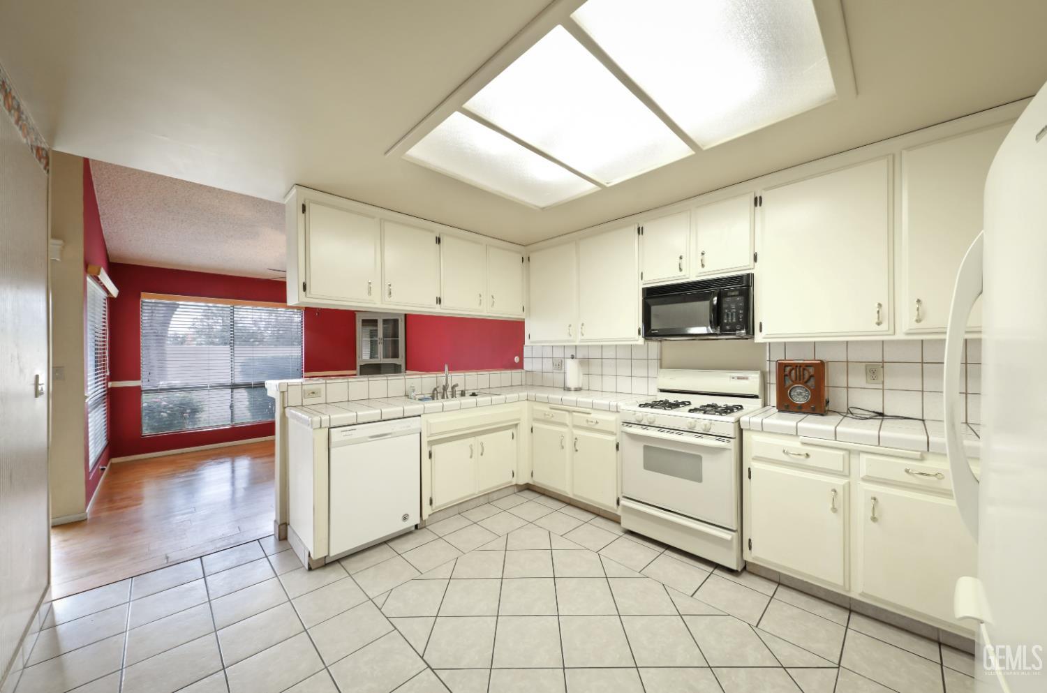 1000 Olive Drive — photo 5