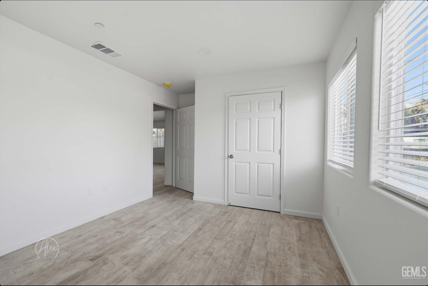 2324 N Kern Street — photo 5