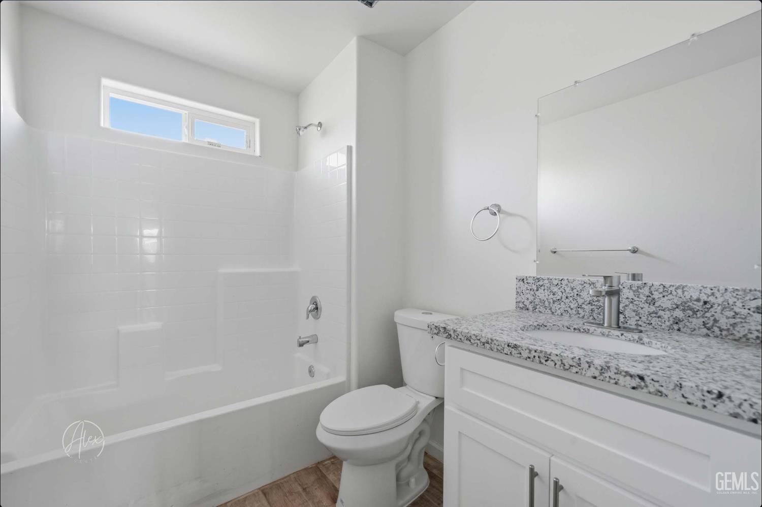 2324 N Kern Street — photo 11