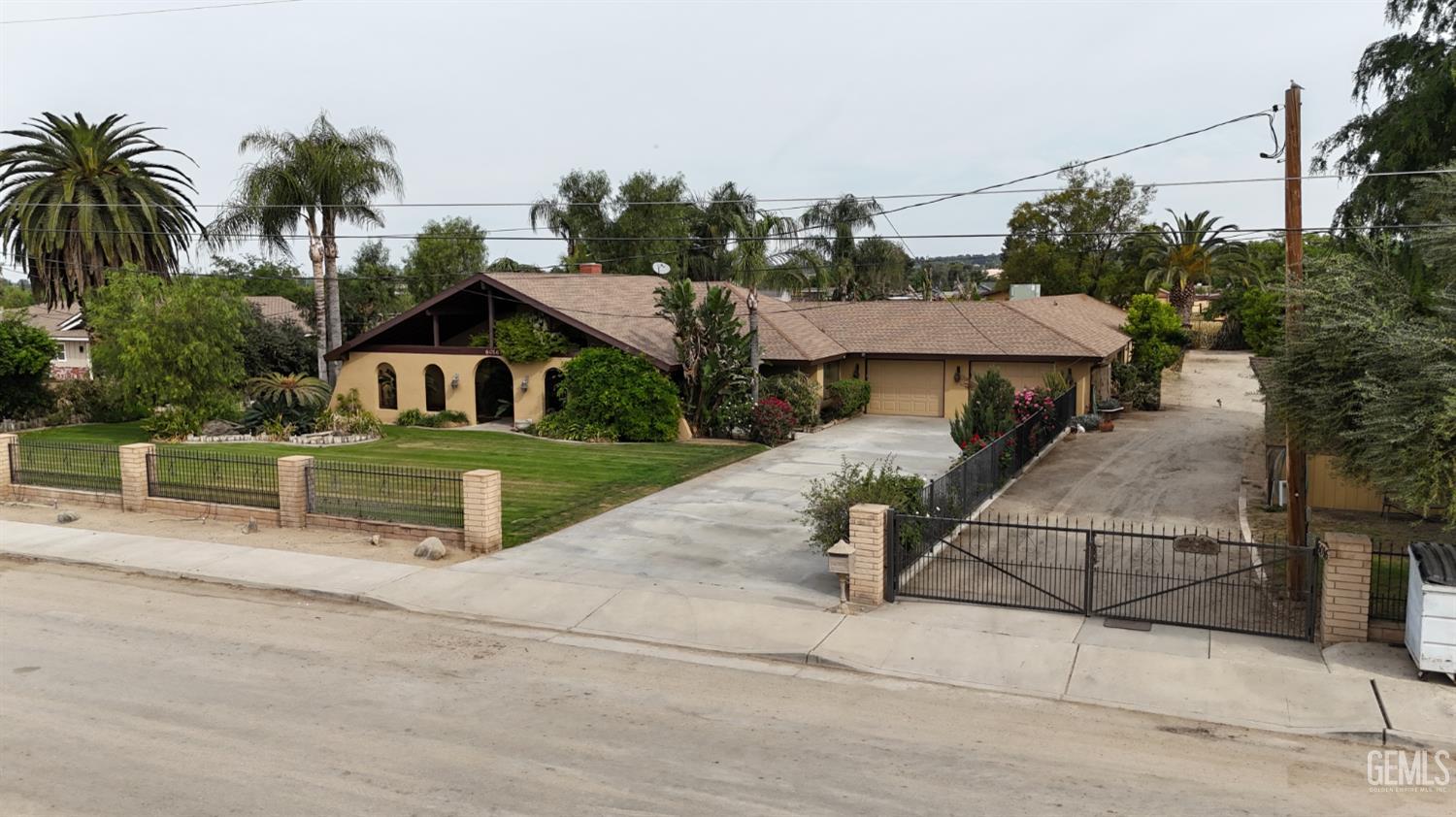 6016 E Texas Street — photo 2