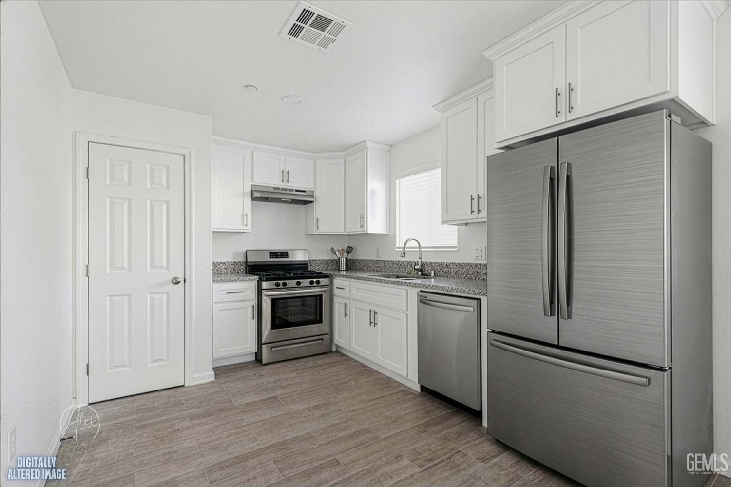 2324 N Kern Street — photo 9