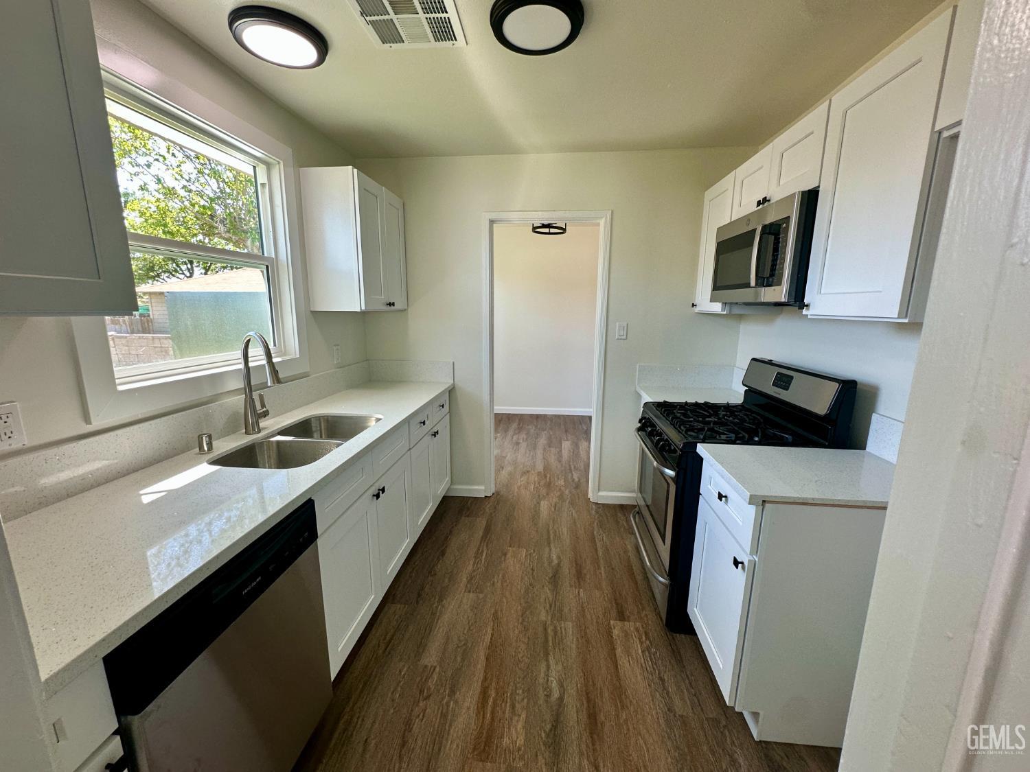 1217 Crawford Street — photo 8