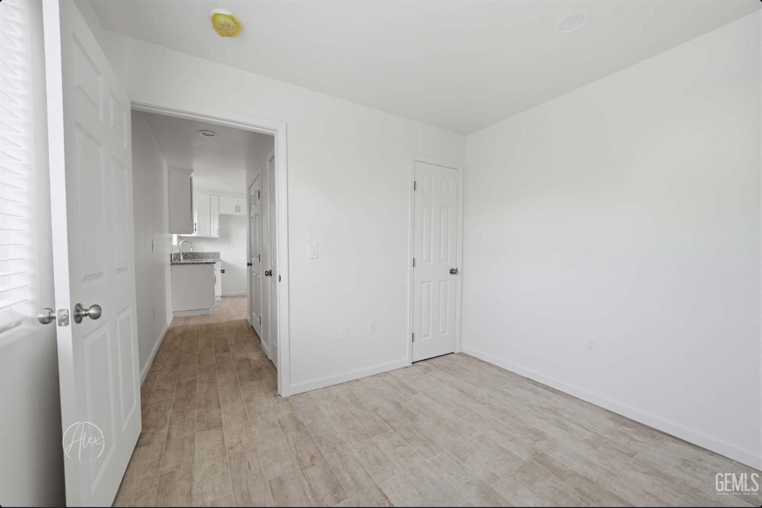 2324 N Kern Street — photo 8