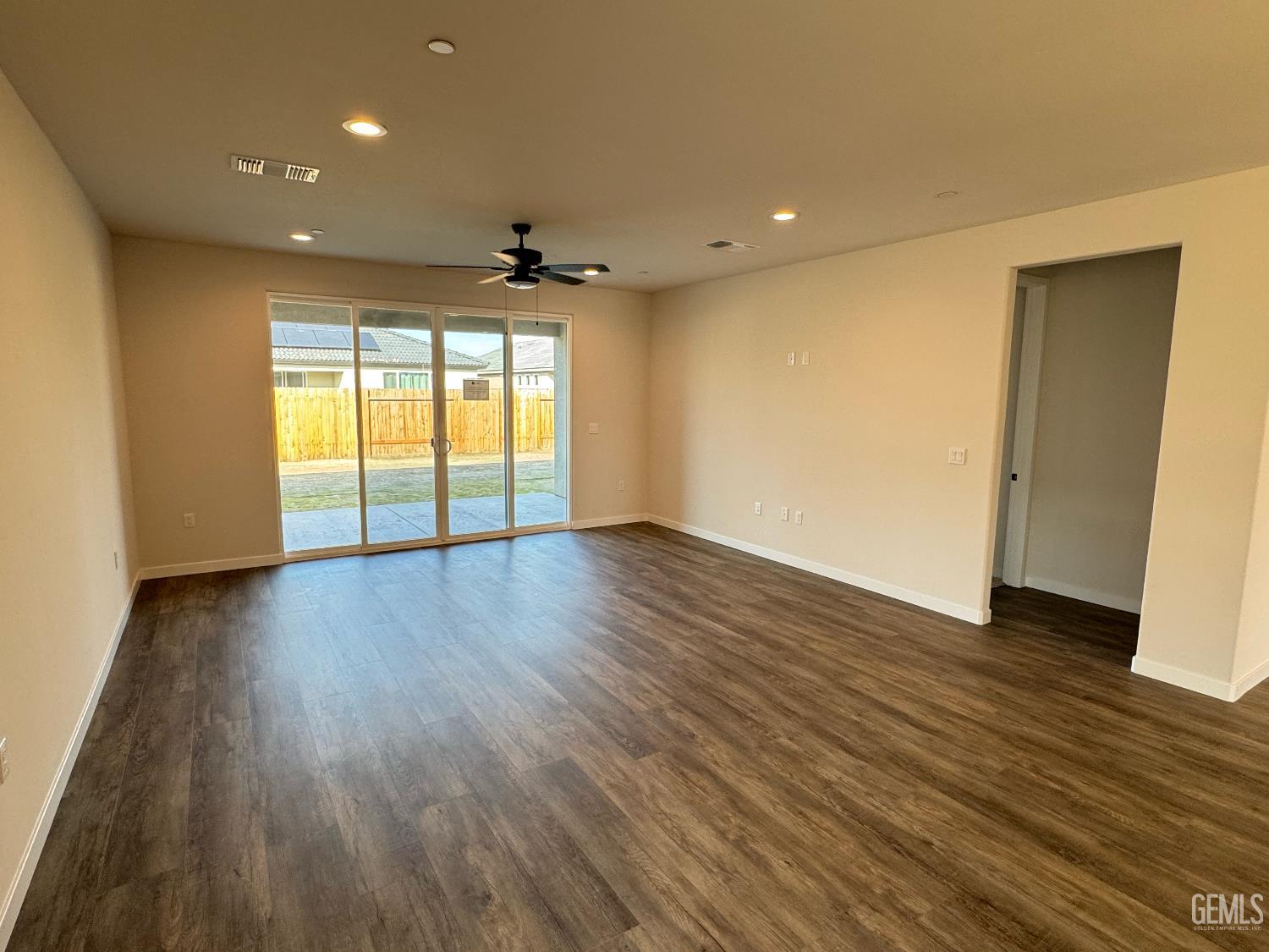 11110 Alcazar Avenue — photo 5