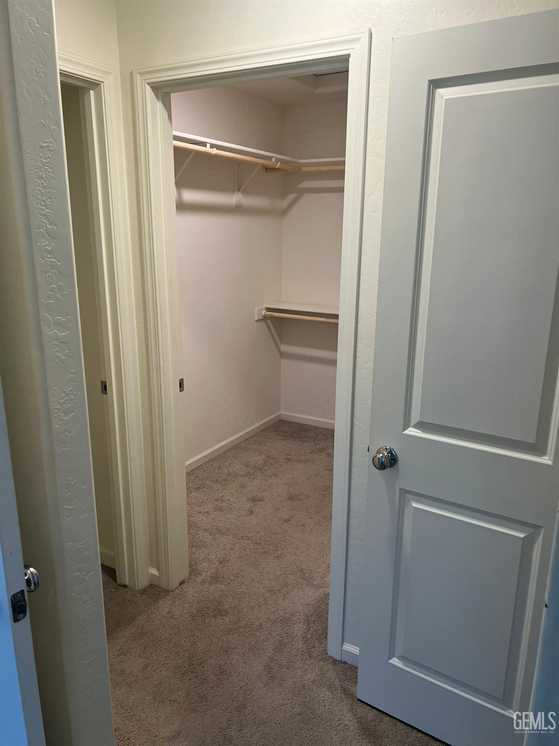 5918 Esmerelda Avenue — photo 10
